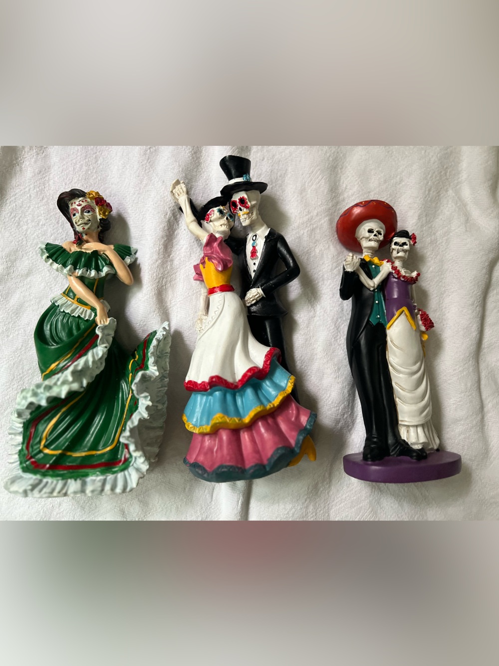 3 pieces of Día de los muertos decor